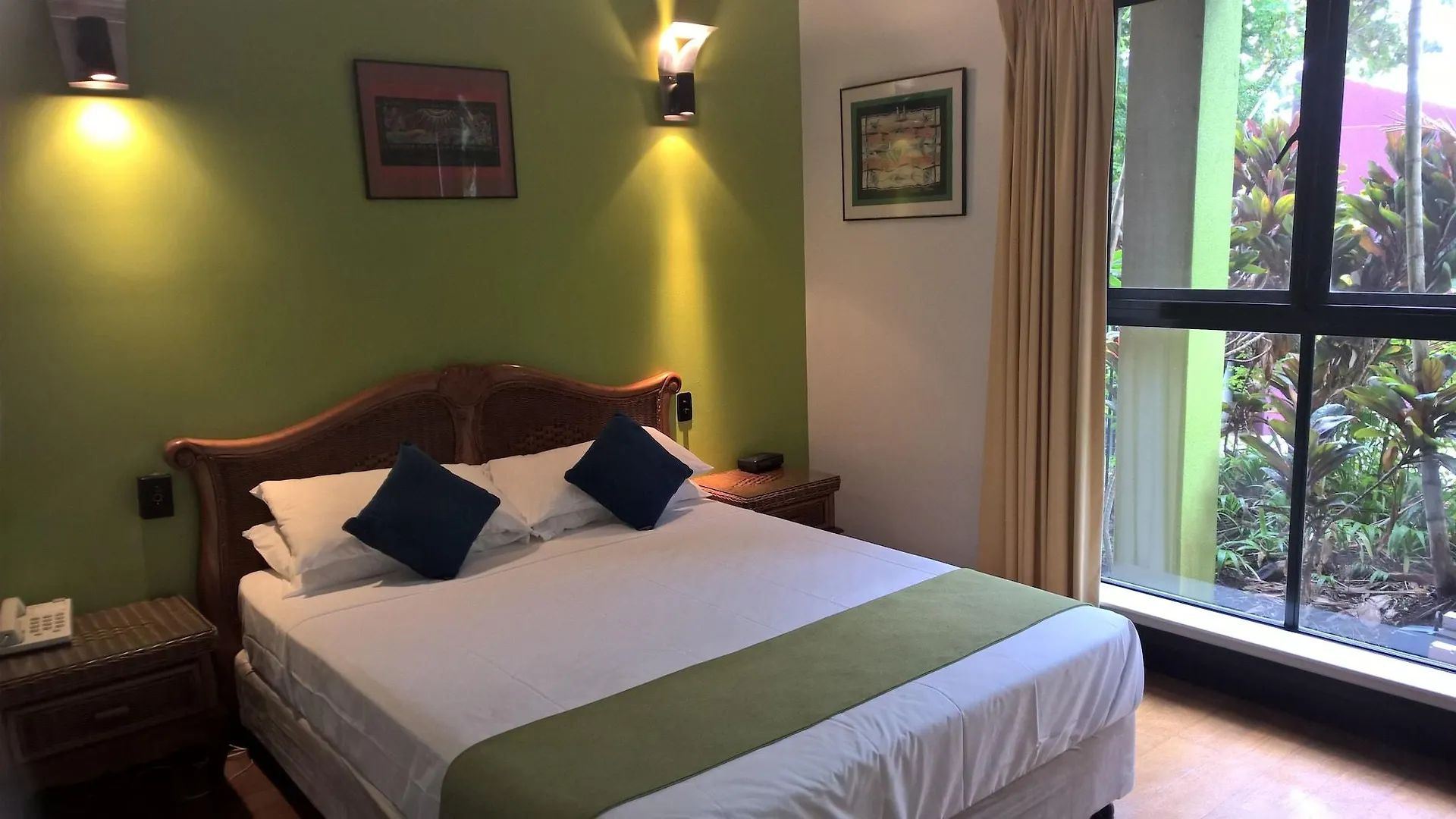 Aparthotel Dreamcatcher Beach-Side Apartments Port Douglas