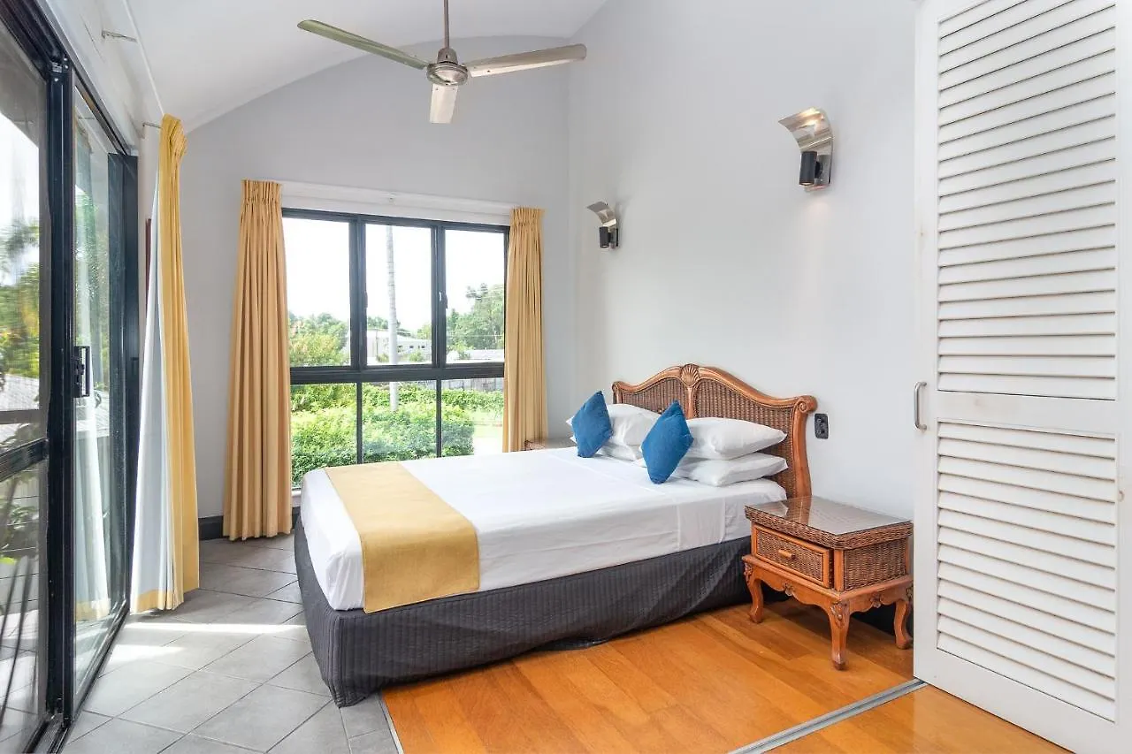 Dreamcatcher Beach-Side Apartments Port Douglas