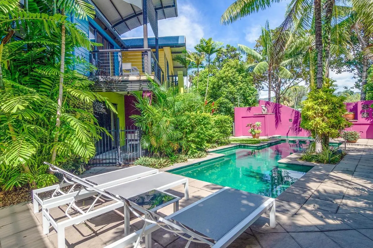 Dreamcatcher Beach-Side Apartments Port Douglas