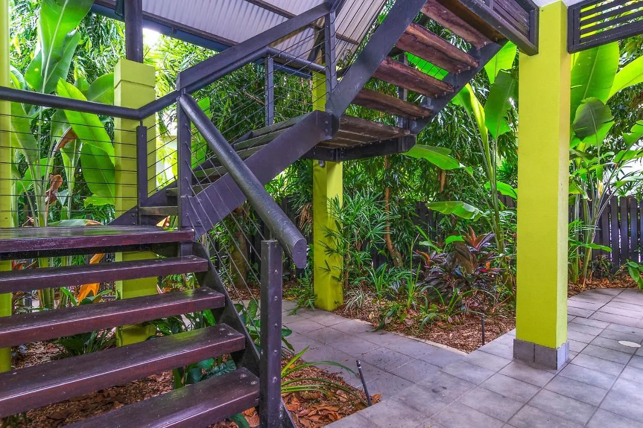Dreamcatcher Beach-Side Apartments Port Douglas