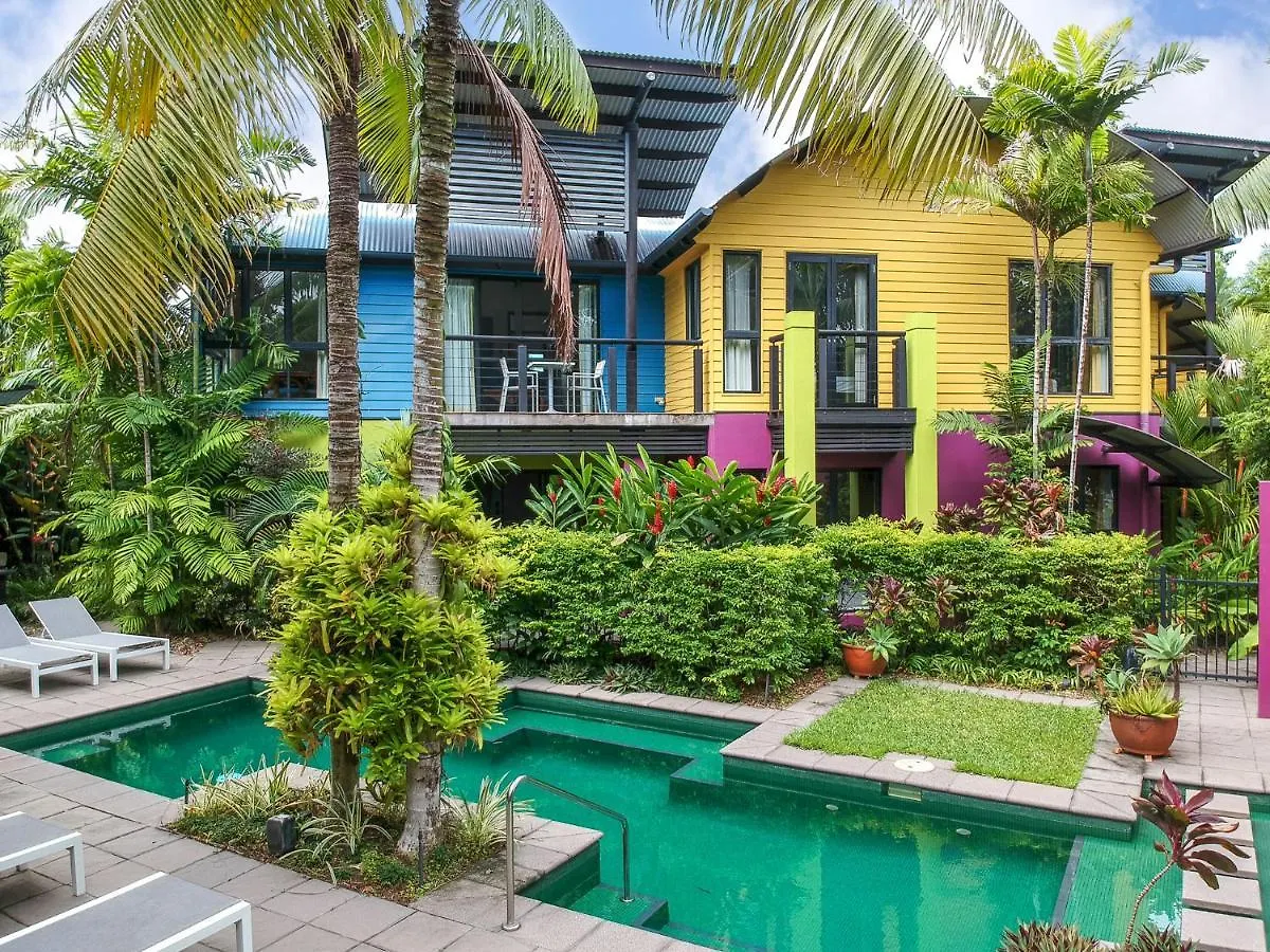 Dreamcatcher Beach-Side Apartments Port Douglas