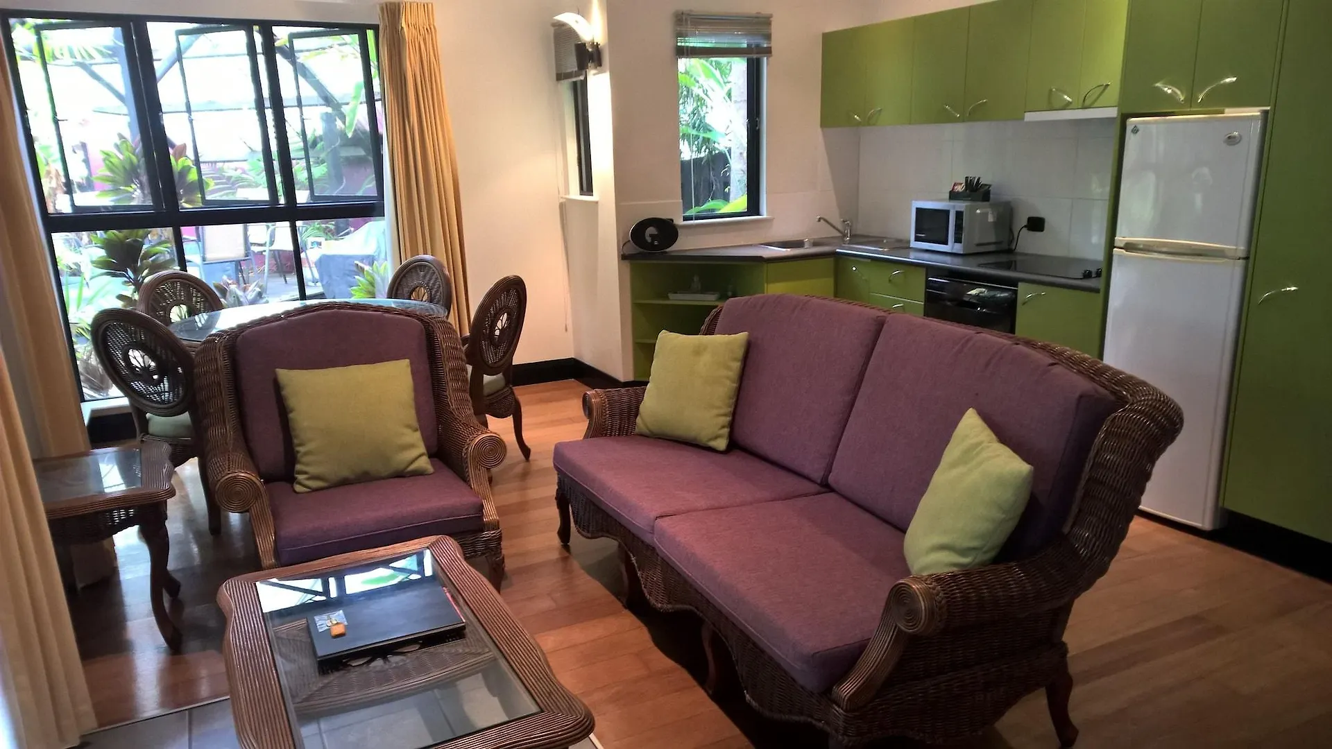 Dreamcatcher Beach-Side Apartments Port Douglas